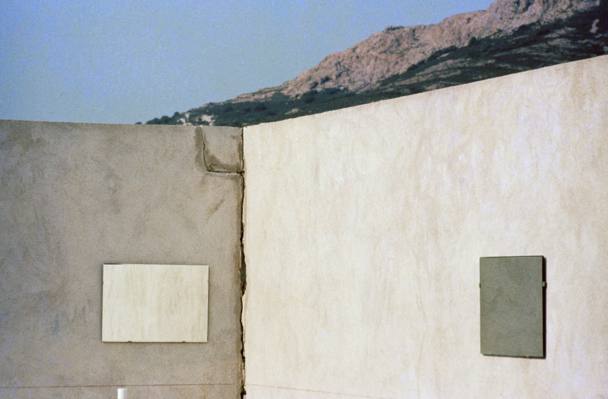 Ile Rousse, Kodachrome series, 1976, C-print, 17×27cm, © Heirs of Luigi Ghirri