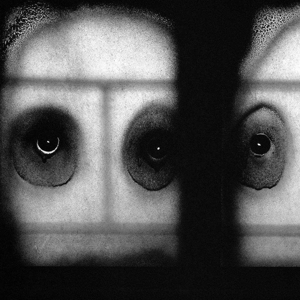 Stare, Theatre of Apparitions series, 2008, Lightbox panel, 130×130cm, ⓒRoger Ballen