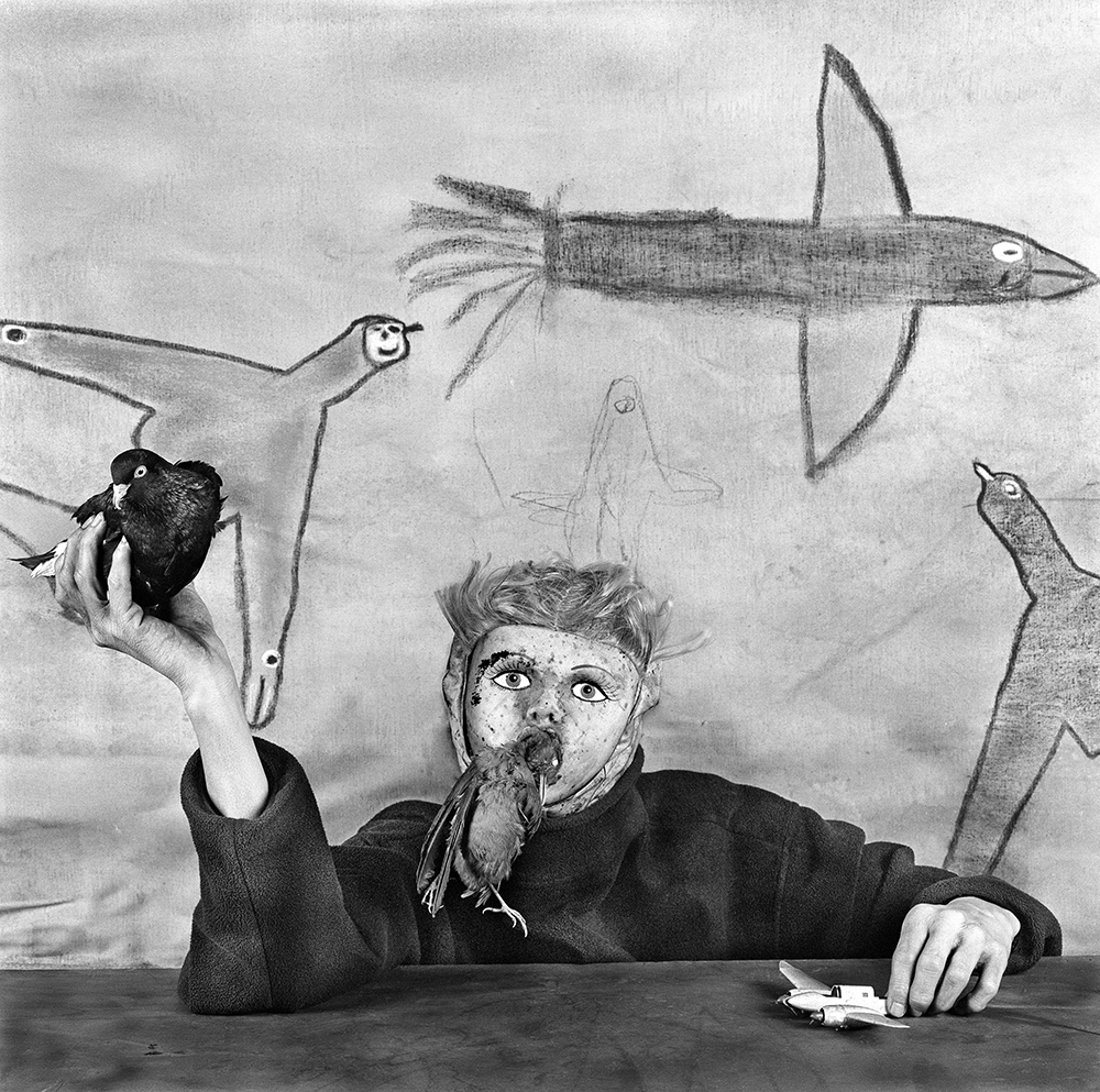 Take Off, Asylum of the Birds series, 2012, Inkjet print, 63×63cm, ⓒRoger Ballen